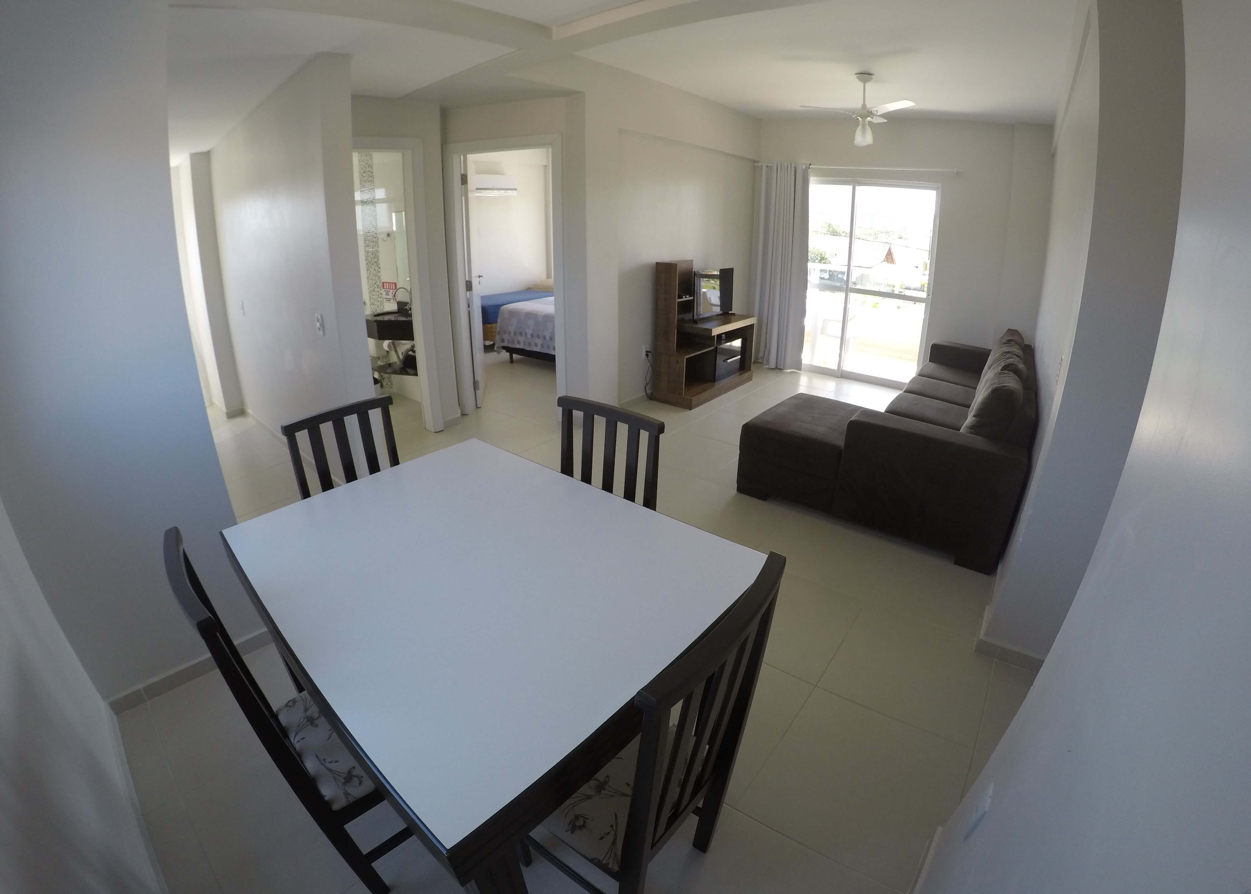 Foto da visão geral do apartamento de um quarto